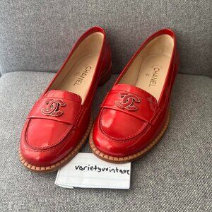 CHANEL Red Patent Leather Loafers with Interlocking CC, Size 39